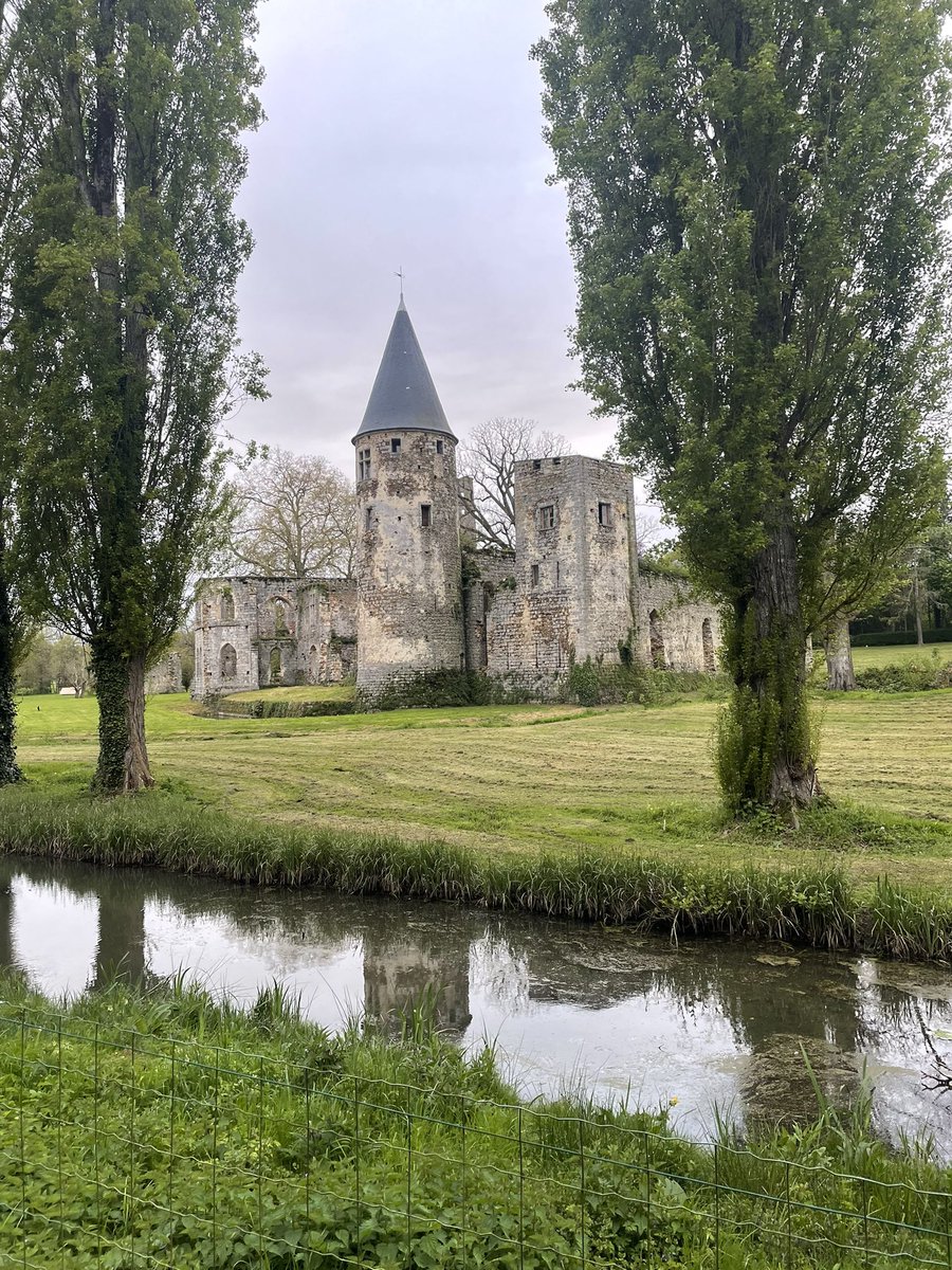 Glad to be outside Paris for #EACTSInnovationSummit2024 and get together with innovators from all over Europe & the world But first, tradition before the meeting: quick morning run in the French countryside