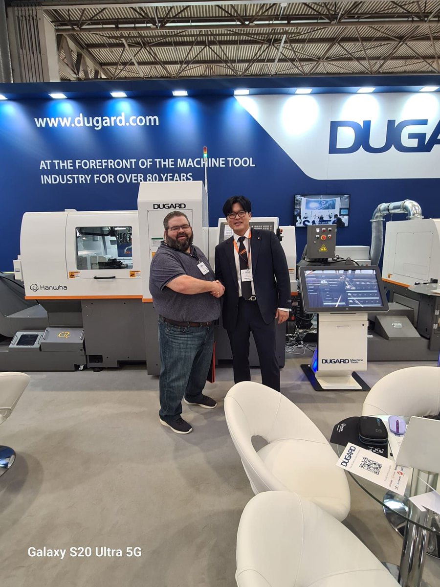 Another happy customer at MACH!  Mark Felsted from AW Engineering ordered his second Hanwha yesterday at the show, here he is with William Jung.See the case study MTD did for us last year: buff.ly/3THBItz #dugard #hanwha #machexhibition #mach2024 #machinetools #ukmfg