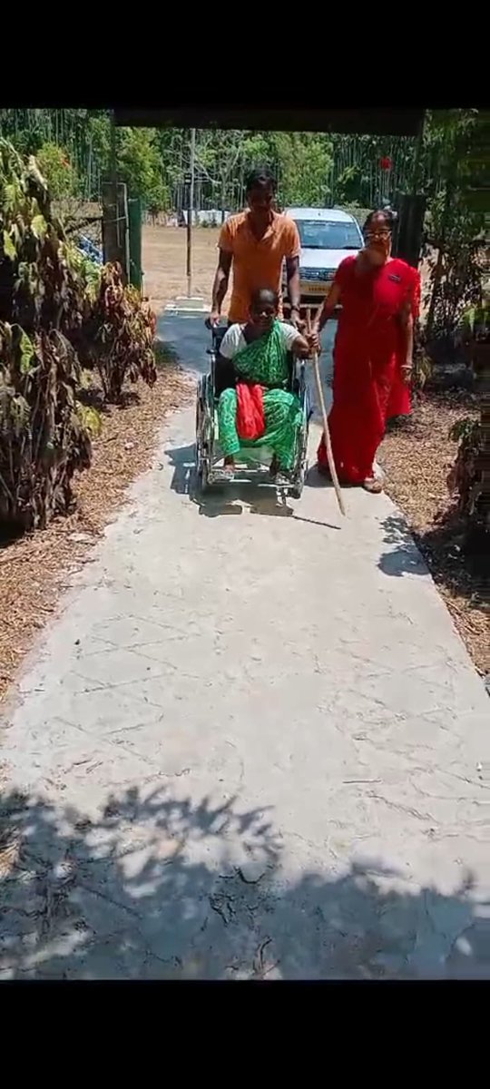 Proving that determination knows no limits: Specially abled and elderly citizens making their mark in #LokSabhaElections2024. Let's celebrate their resilience and commitment to democracy! #PowerOfEveryVote #InclusiveDemocracy
#ECISVEEP #Elections2024 #ECI