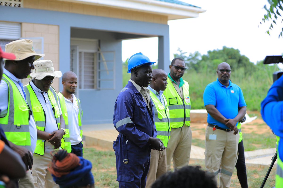 The project follows IFC PS 5 rules, offering cash or in-kind compensation. Those affected get new homes with 2-4 bedrooms, a kitchen, VIP latrine, bathroom, and rainwater tank. Each house has solar panels, batteries, and power systems for sustainable living. @PAU_Uganda