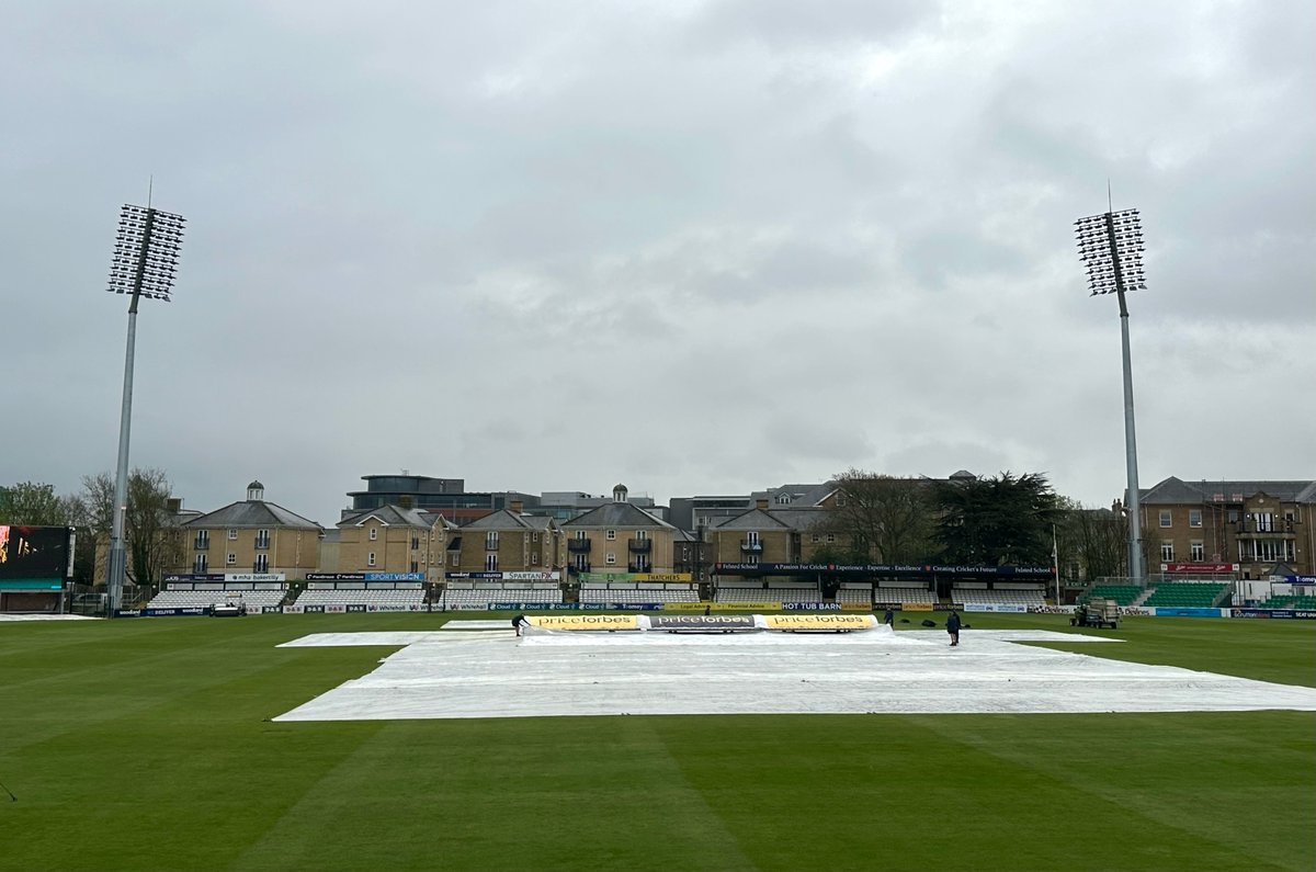 The current scene in Chelmsford as we have some rain coming down with the covers on... 😫 🌹 #RedRoseTogether