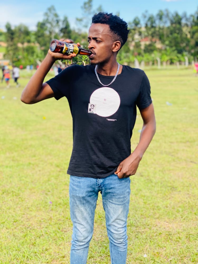 Twashuba twanywa! 

I like how mbarara people turned this into a meet and drink 😂😂. But regardless we're doing this again on Sunday

Kakyeka stadium 
#NBLMCCSeason24