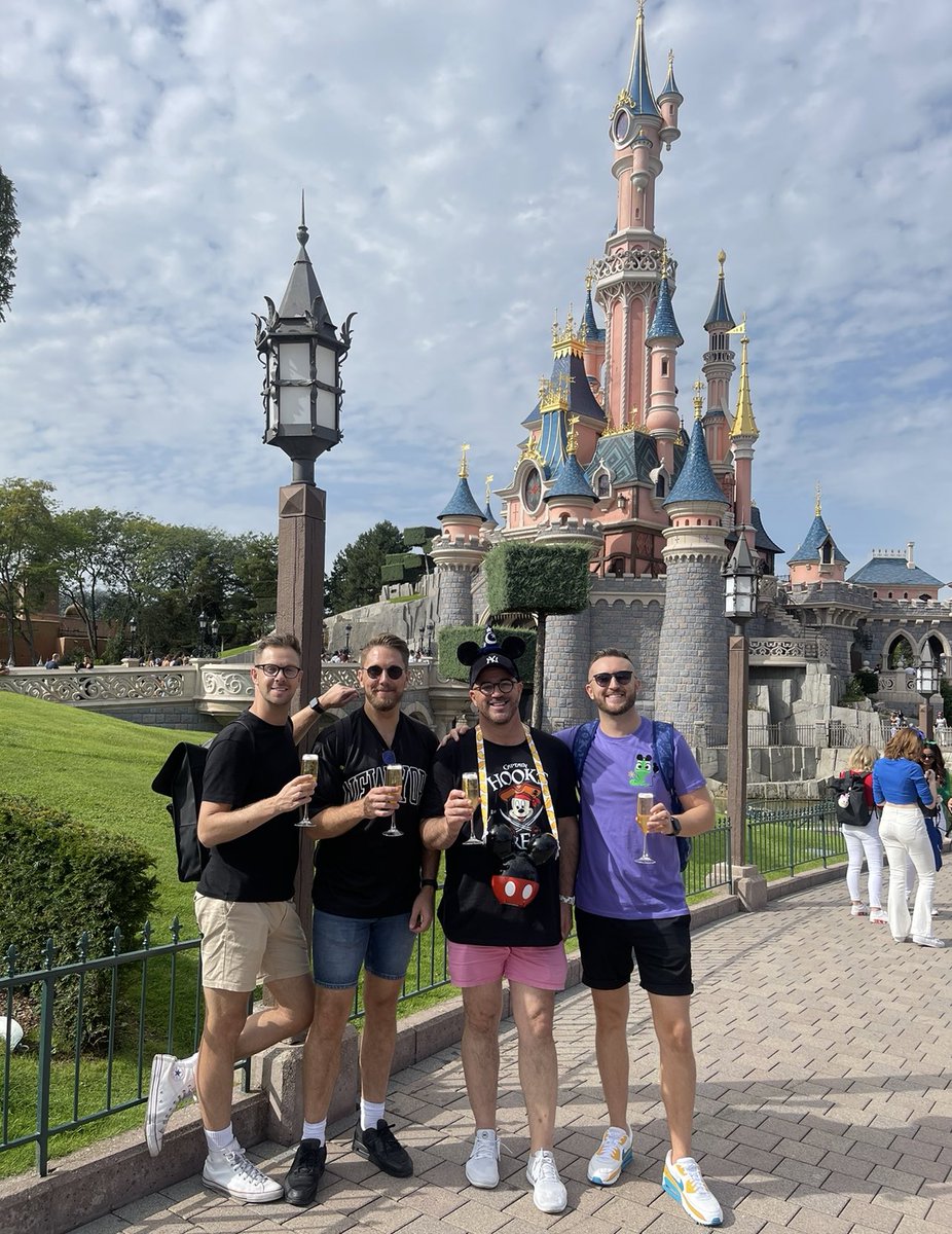 Wishing the happiest of birthdays to the best bestie a boy could ask for <a href="/markyb_88/">Mark Byrne</a> 🎈🎂 🥳  Can’t wait to celebrate with you soon x