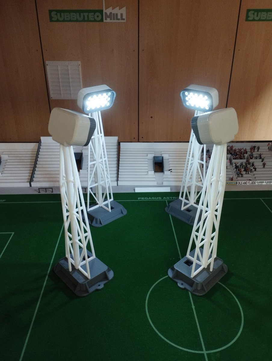 SubbuteoMill's tweet photo. #floodlightfriday here at Subbuteo Mill
This a Set of 4 Battery Powered Traditional Style Floodlights ready to go to their new home next week to illuminate their #subbuteostadium
Available to purchase from https://t.co/tKwc6ftjZB https://t.co/WQy4sIFEAM