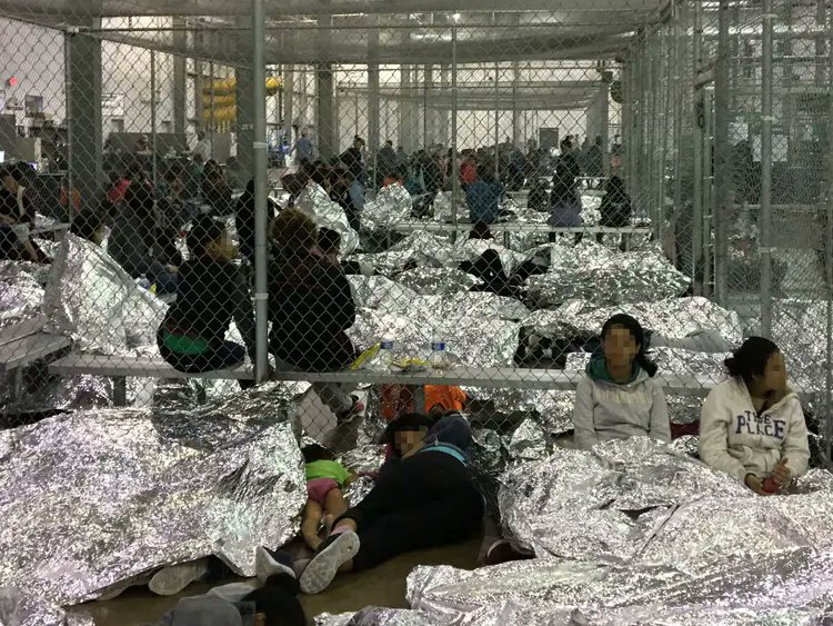 1/ Please give him a mylar blanket as he & Stephen Miller did for children at the border.
Then lock him in a cage!

twitter.com/i/status/17810…