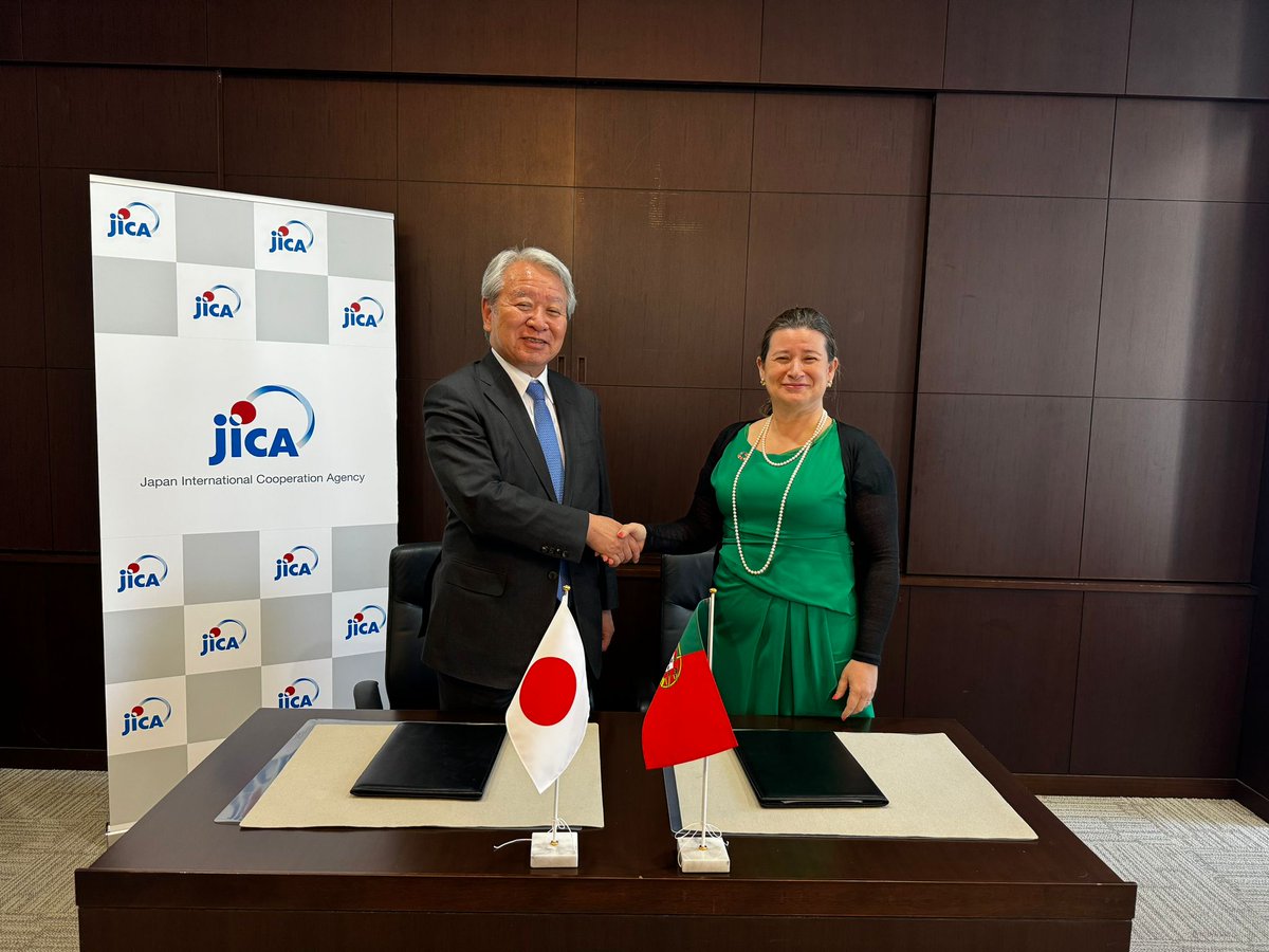 Very proud to sign with Mr. Tanaka Akihiko, President of @jica_direct_en, the fist ever Memorandum of Understanding on #TriangularCooperation between #CamoesIP and JICA.