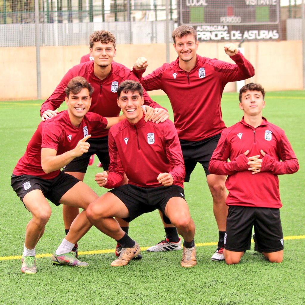☁️¡Buenos días!

Penúltima sesión de entrenamiento antes de recibir <a href="/Cadiz_CFCantera/">Cádiz CF Mirandilla - Cantera Cádiz CF</a> 

#CanteraAlbinegra