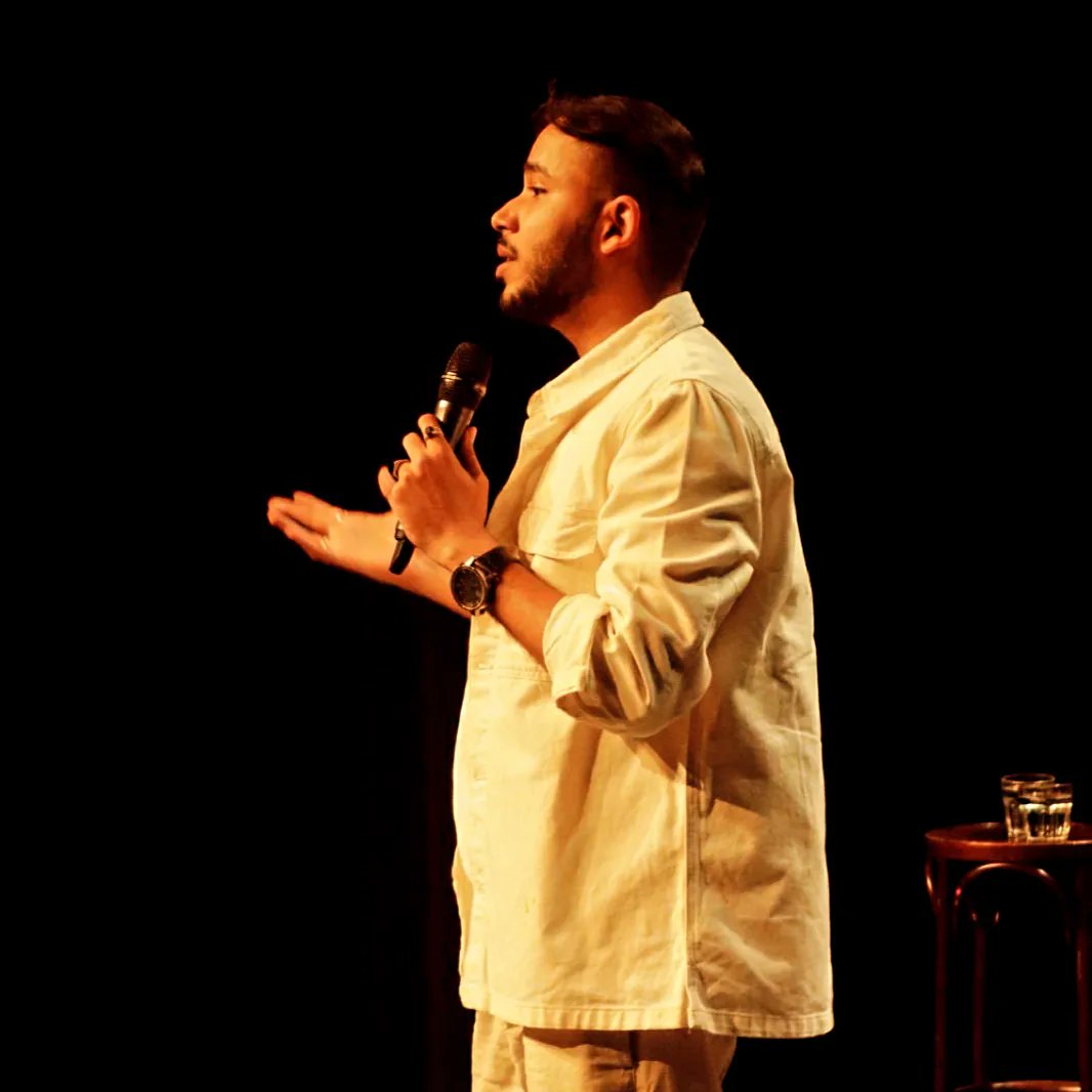 rumchohol's tweet photo. Did a small opening act for the incredible @varungrover ! https://t.co/aU0MUxzKqK