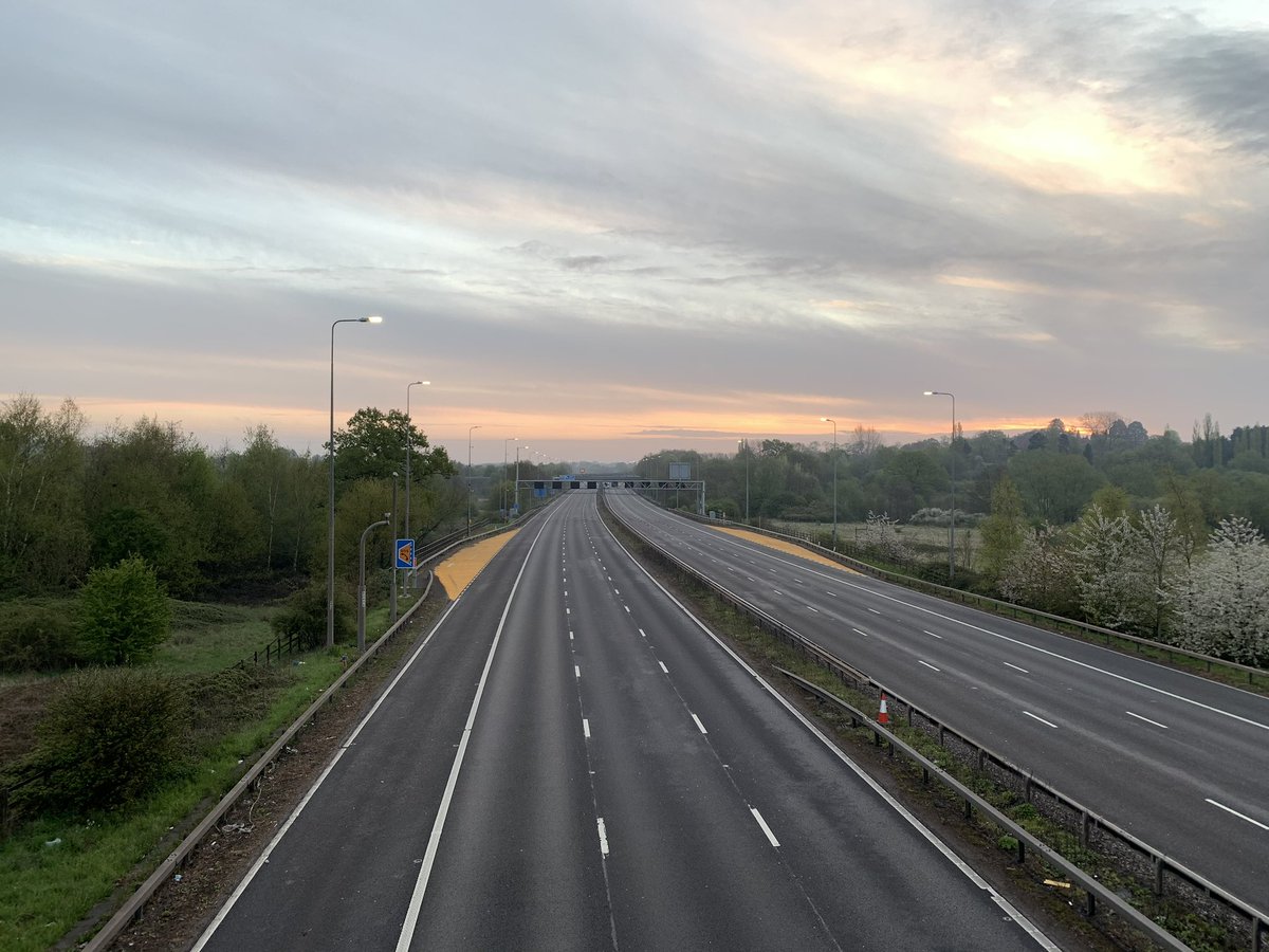 #FlashbackFriday to this day 2020 and a wonderful lockdown sunrise over the deserted M42