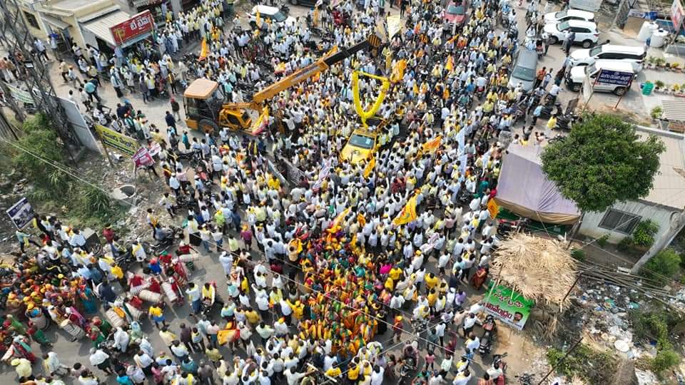 yv_anjaneyulu's tweet photo. తాడికొండ ఉమ్మడి అభ్యర్థి తెనాలి శ్రావణ్ కుమార్ గారి నామినేషన్ కార్యక్రమంలో పాల్గొనడం జరిగినది.
#TeamYV https://t.co/4wygholSkd