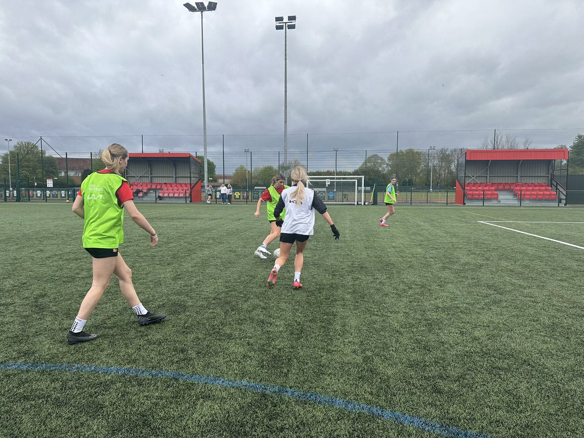 Our C6 girls team have been working hard in training this morning preparing for their cup semi final next week ⚽️ With many of the girls coming through our Girls Centre for Excellence this is a great example of the pathway across our girls development programmes delivered in…