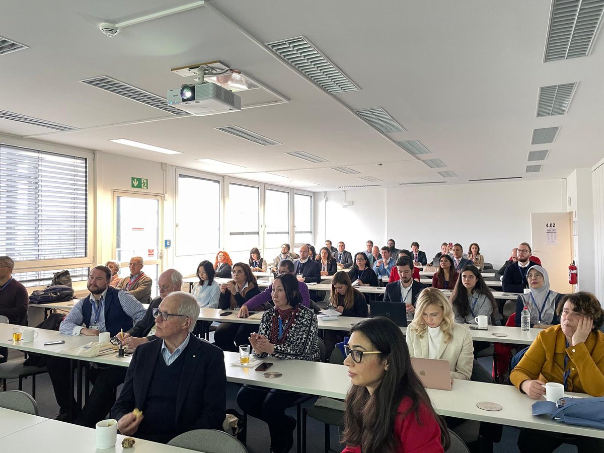 Day 2🌟: Energized, inspired and ready for more insights at 47th EBES Conference, Berlin! Let's dive deeper into today's sessions and continue to connect and collaborate. #ConferenceDay