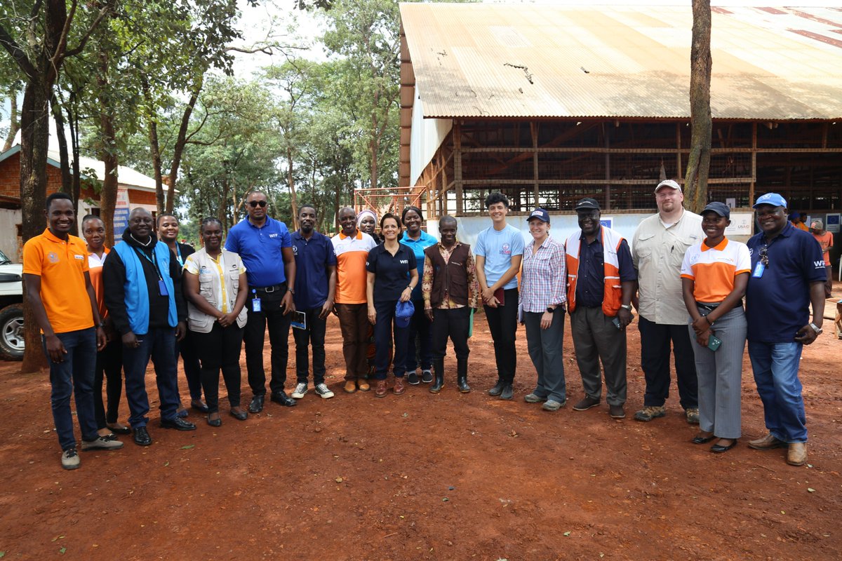 #Kigoma week! #USAIDTanzania joined @WFP_Tanzania @UNHCRTanzania & @USAID’s Bureau of Humanitarian Assistance to see conditions at #Ndutu #refugee camp. Insightful talks with 🇹🇿 Govt, refugees, & partners. USG funds majority of #WFP #UNHCR camp work. #USwithTanzania @usembassytz