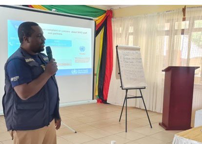 To ramp up cholera testing in 🇿🇼, @WHO supported @MoHCCZim with training of 986 nurses in rapid tests & 44 lab personnel in culture methods, strengthening diagnostic capacity in rural health centers. Grateful for @UNCERF, @USDOS & #HRF funding. More here: bit.ly/3UlpmL4