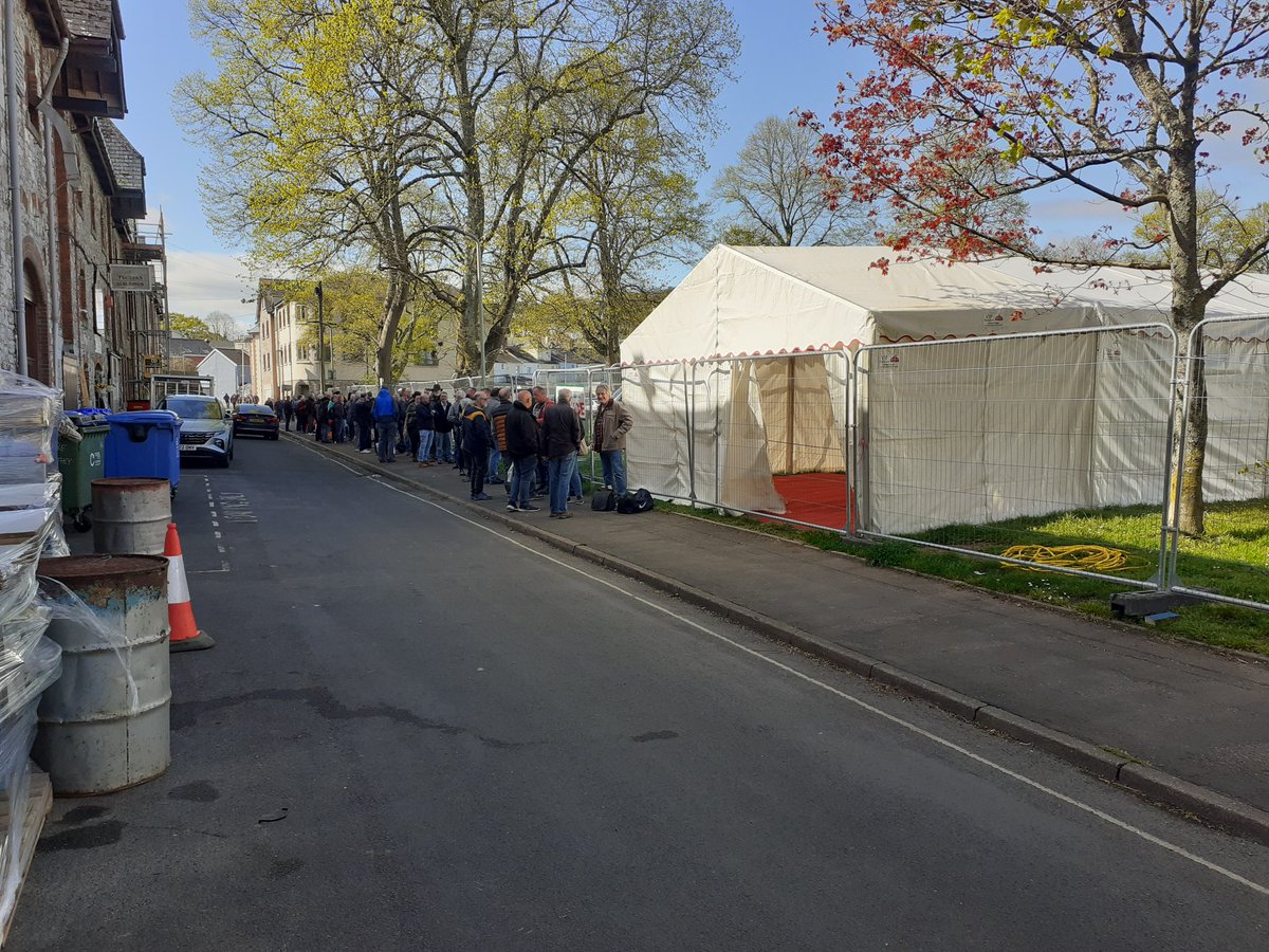 Lovely day for a Beer Festival!

But already they queue half an hour before we open at 11am - hope you all enjoy it