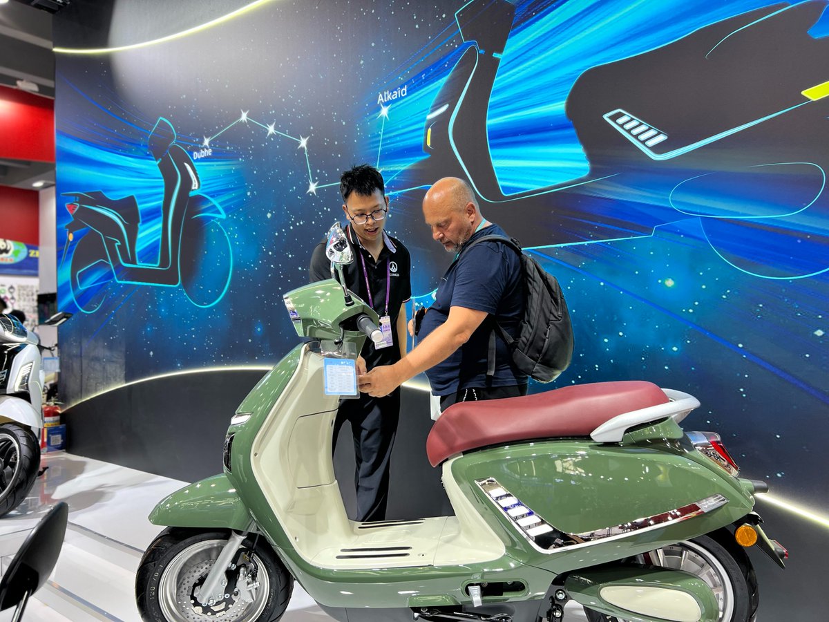 ZXMCO_ltd's tweet photo. The first phase of the 135th #CantonFair has ended. Let me share with you two independently developed electric #motorcycles launched by #ZXTec, which are highly sought after by customers. Many customers have come to experience and feel the infinite possibilities of future travel. https://t.co/o93gd7ovkZ