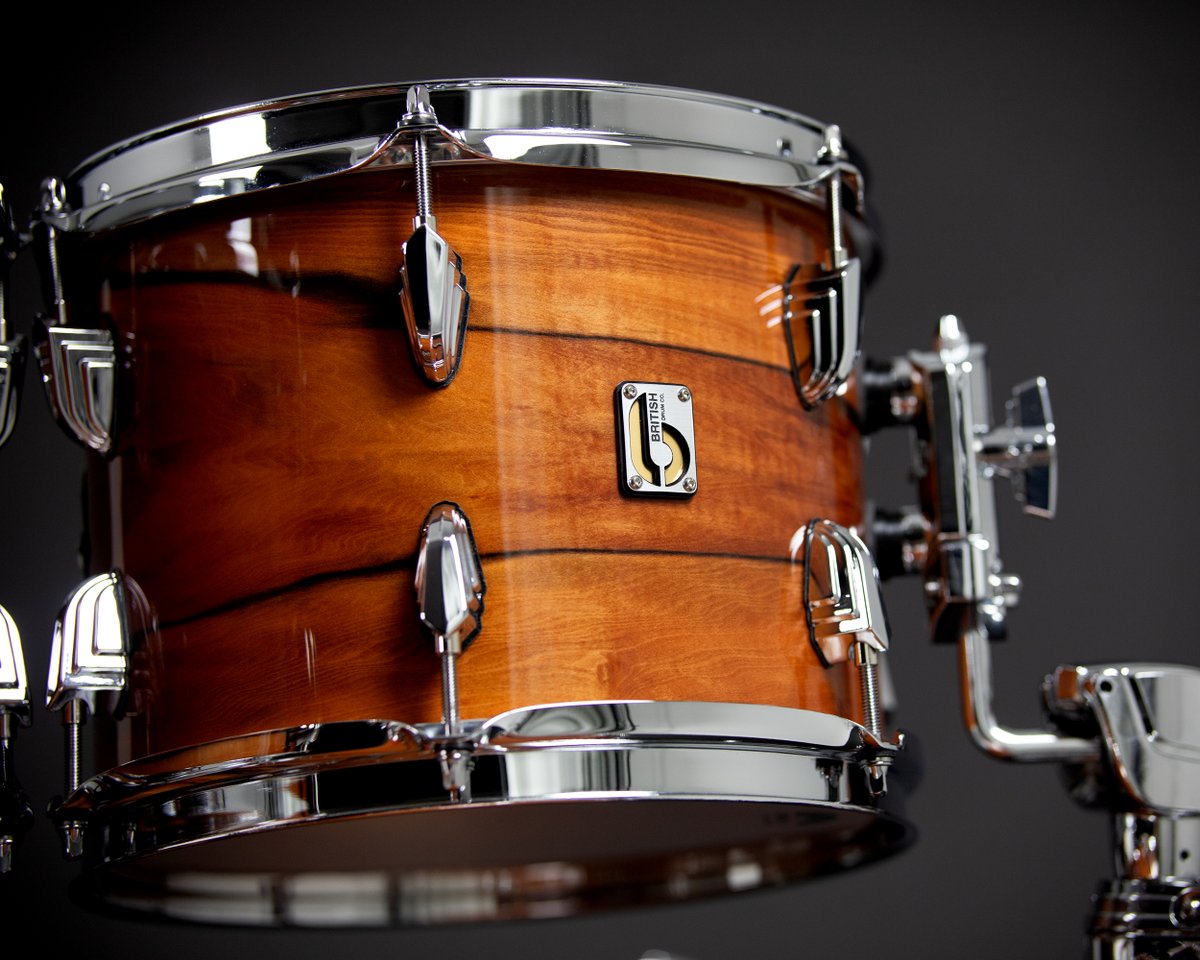 A striking combination of Birch and Tineo, available at @Rattleanddrum. Radiating with deep red and orange hues, it's the perfect choice for drummers who crave a stage presence as vibrant as their beats. Sizes: 10”x8”RT • 12”x8”RT • 14”x14”FT • 16”x14”FT • 22”x18”BD