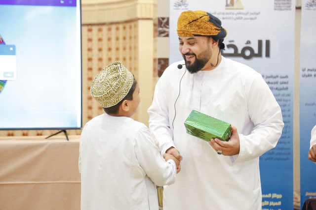 a_alqasmi's tweet photo. بفضل من الله و توفيقه والحمد والشكر له أولا وآخرا قمت بتقديم وإدارة المباراة الختامية من المسابقة الثقافية فرسان الثقافة في البرنامج الرمضان الثاني بجامع ودام الساحل 

كل الشكر لجميع من ساهم في إنجاح البرنامج وايضاً كل الشكر لمن أرسل لي وهنأني على حسن إدارة المباراة 

بارك الله فيكم جميعا 

@wudamcenter
