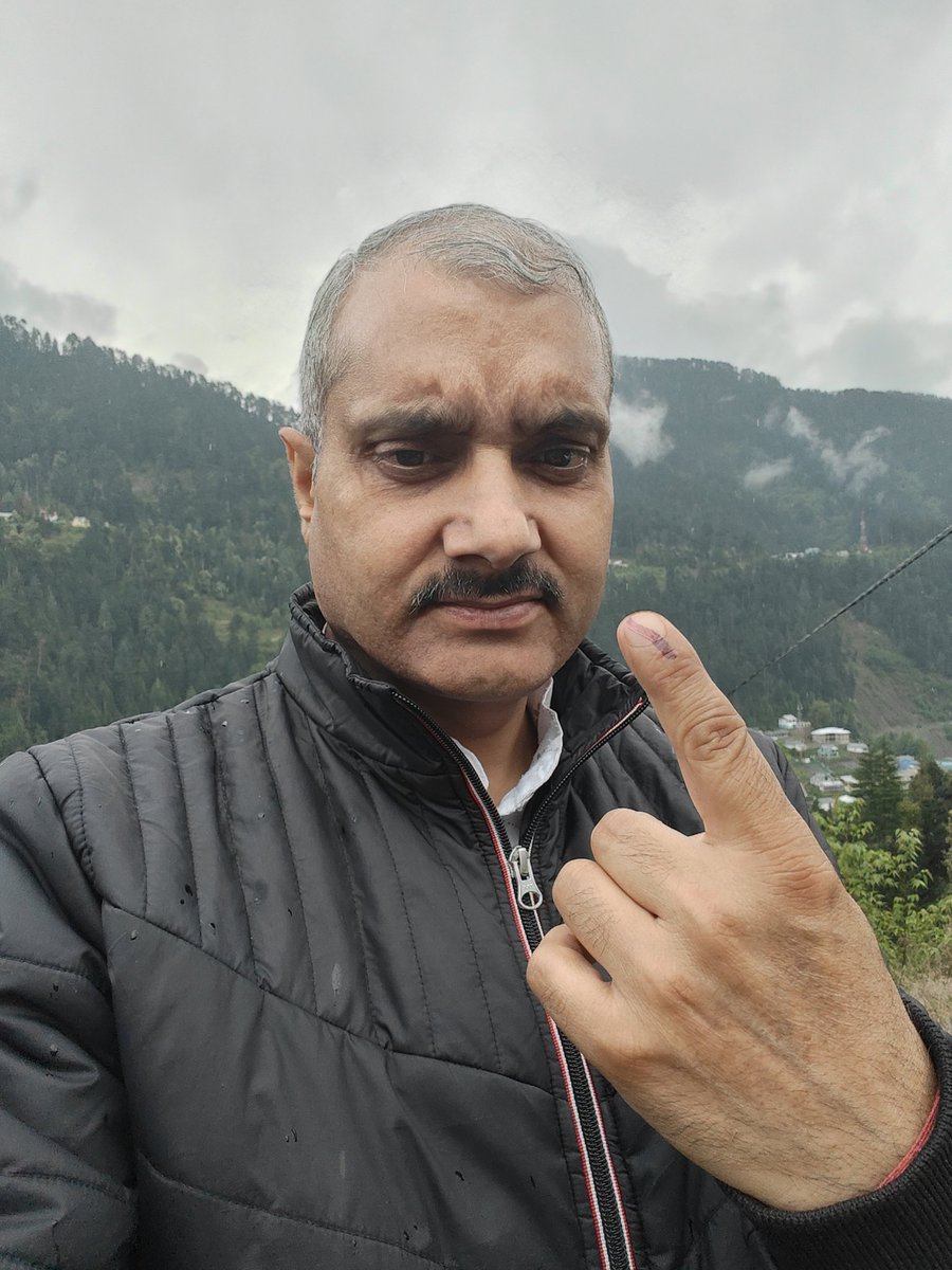 NationFirst78's tweet image. आखिर संविधान बचा लिया हमने😜😜😜
#AbkiBaar400Paar 
#DrJitendraSingh