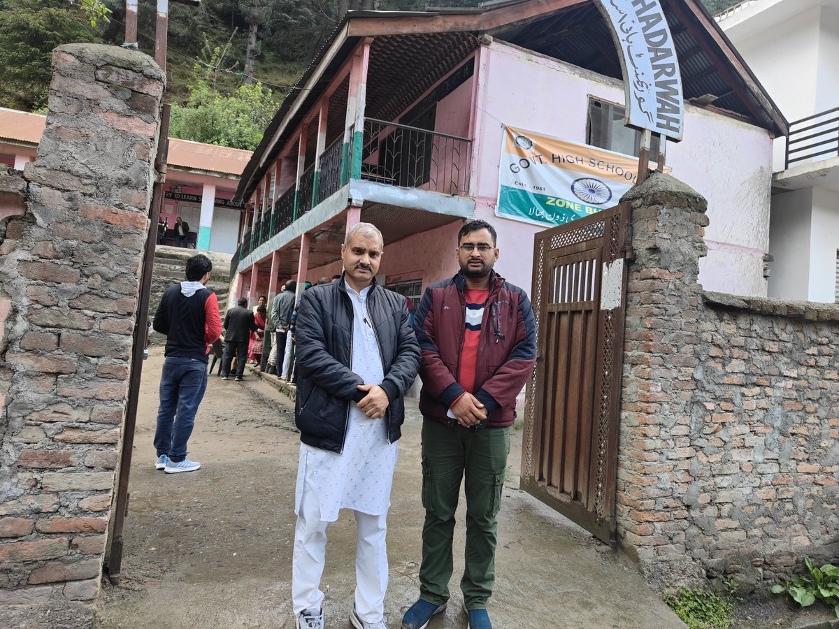 NationFirst78's tweet image. आखिर संविधान बचा लिया हमने😜😜😜
#AbkiBaar400Paar 
#DrJitendraSingh