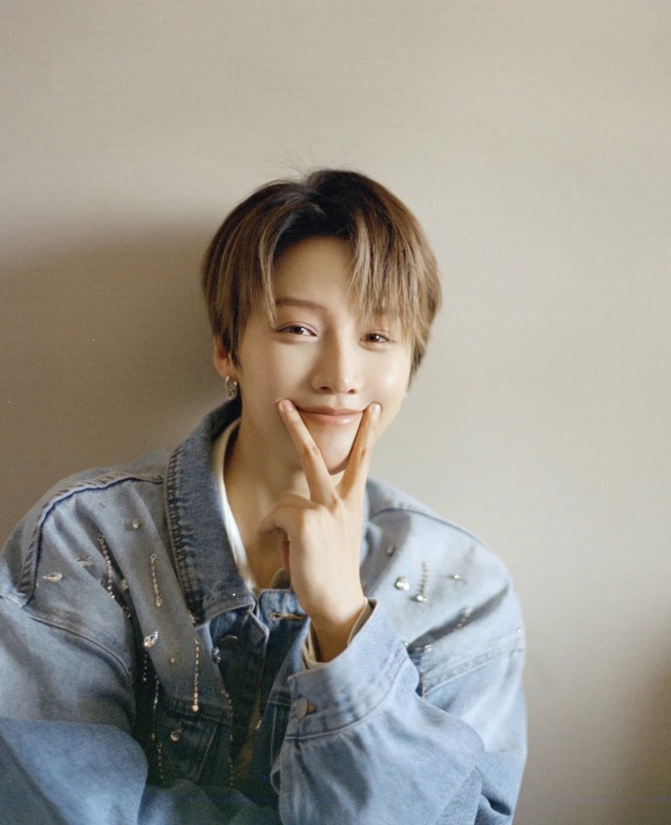 63EBE9's tweet photo. 왼쪽에 있는 아기가 찍은 류 사진.........
왤케 잘 찍음ㅁ ㅊ 공작실보다 낫다 https://t.co/K4ZgX0CBJi