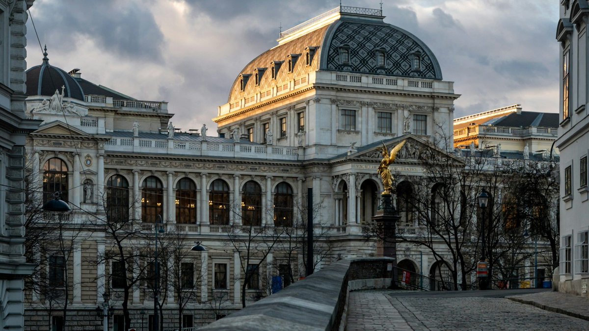 Digital Ethnography Initiative (@deivienna) on Twitter photo Join us for a talk by the brilliant <a href="/JohnPostill/">John Postill</a> on #digitalethnography as a flat methodology - comparing hybrid and online research on digital activism. June 11, at 17.00 CET - <a href="/univienna/">Universität Wien</a> and online. More info: buff.ly/4aFBNat #anthropology #ethnography Join us for a talk by the brilliant <a href="/JohnPostill/">John Postill</a> on #digitalethnography as a flat methodology - comparing hybrid and online research on digital activism. June 11, at 17.00 CET - <a href="/univienna/">Universität Wien</a> and online. More info: buff.ly/4aFBNat #anthropology #ethnography