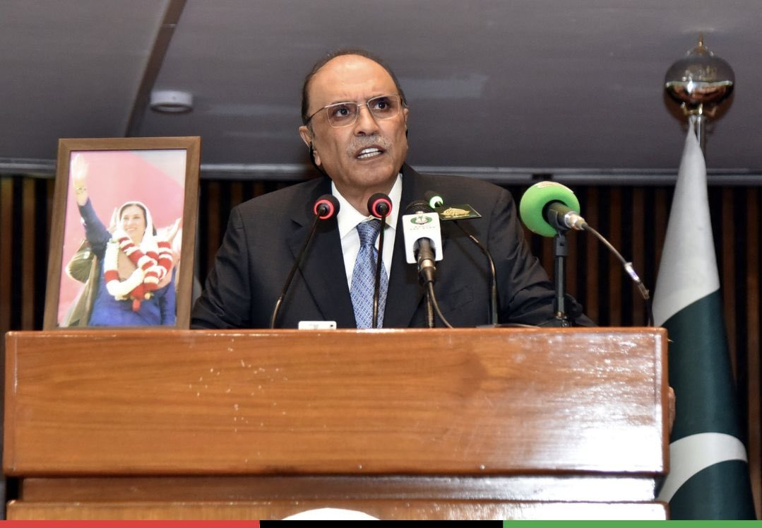 AsifAliZerdari's tweet photo. President Asif Ali Zardari addressing the Joint Session of the Parliament at the beginning of the Parliamentary year, in Islamabad https://t.co/A1YBhld49C