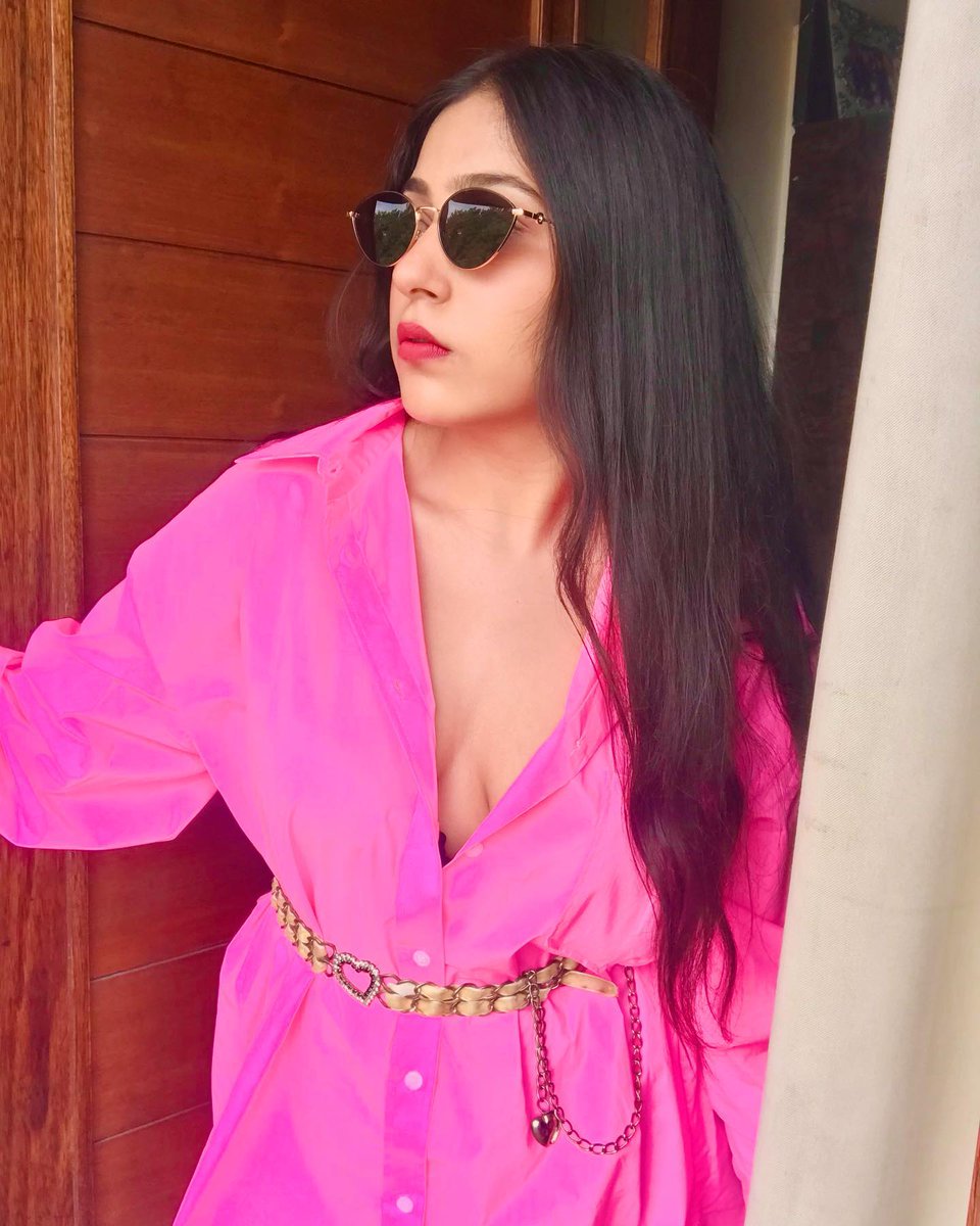 roopa0's tweet photo. #banglore now booking available at....full night enjoyment drinking with smocking no time pass person messages telegram https://t.co/eVIztRPAMK
#Trending #nightlife #viral #couple #fullenjoy #Lucknow #hydearbad https://t.co/lUUZd8vRjT