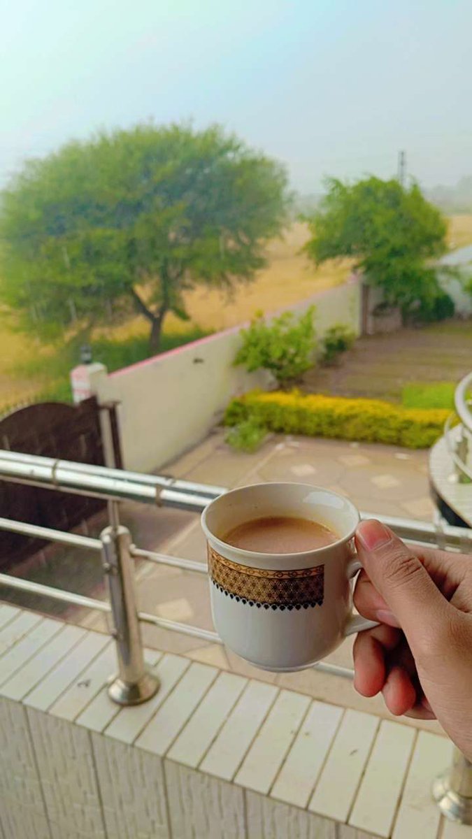 Barish aur 1 cup chai
Kya ap ki trf b asa hi mosam ha?😍😍