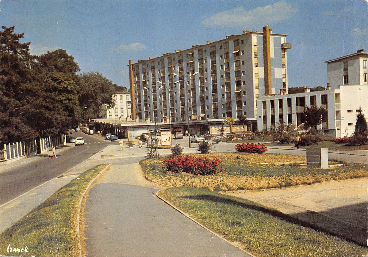 91 Essonne Draveil 1977 Quartier l 'Horme des Mazieres les résidences HLM & le centre commercial, architectes MM Beaudouin, Boulanger, R.G. Chenevot & Lhernault