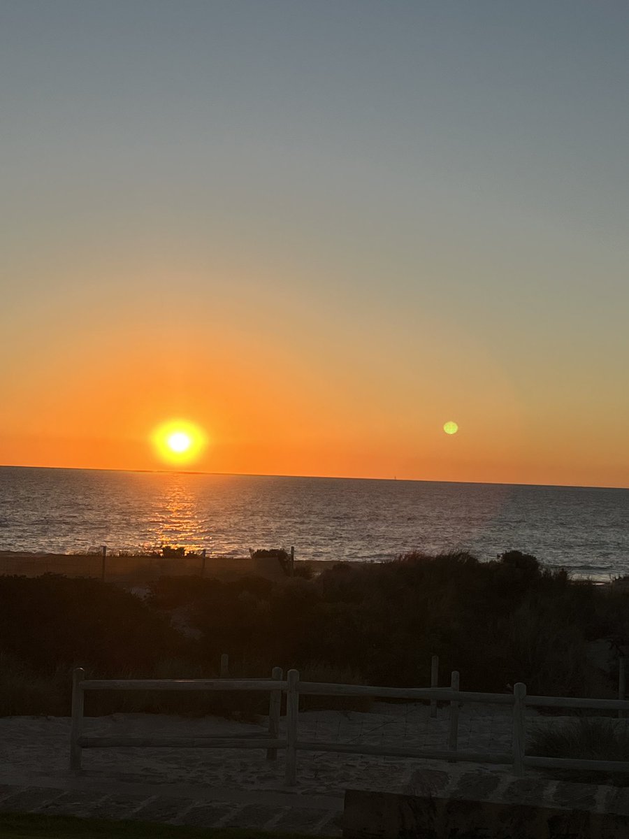 james_jcorbett's tweet photo. Cracking WA sunset https://t.co/Mu1oQ5SONM