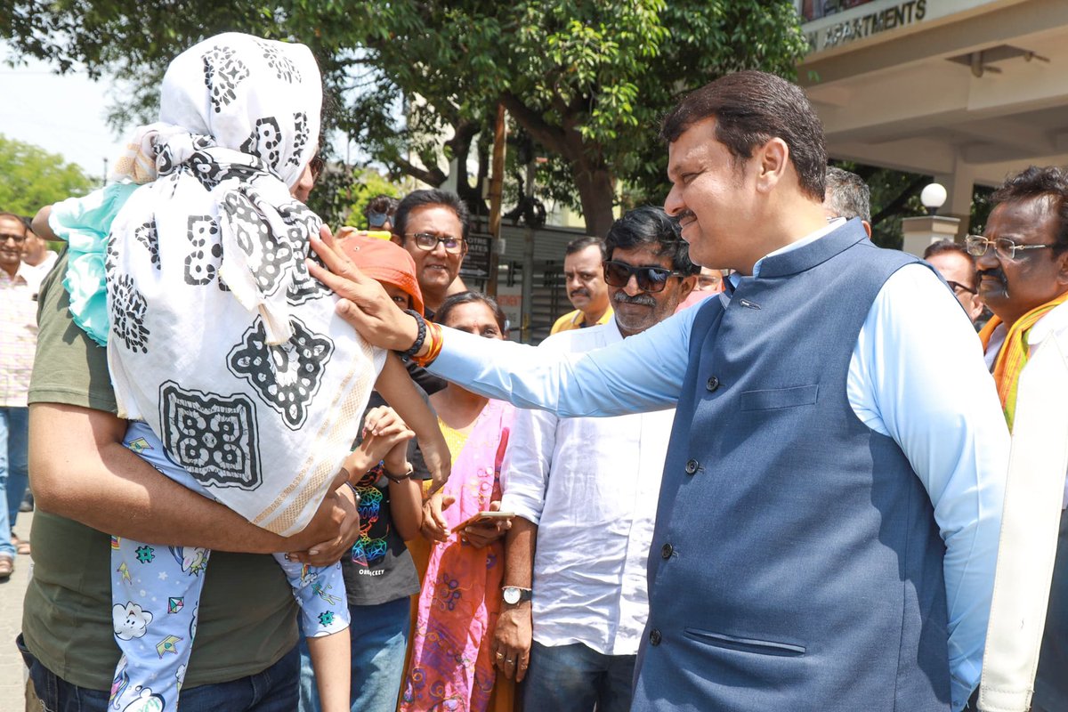 Devendra Fadnavis tweet media