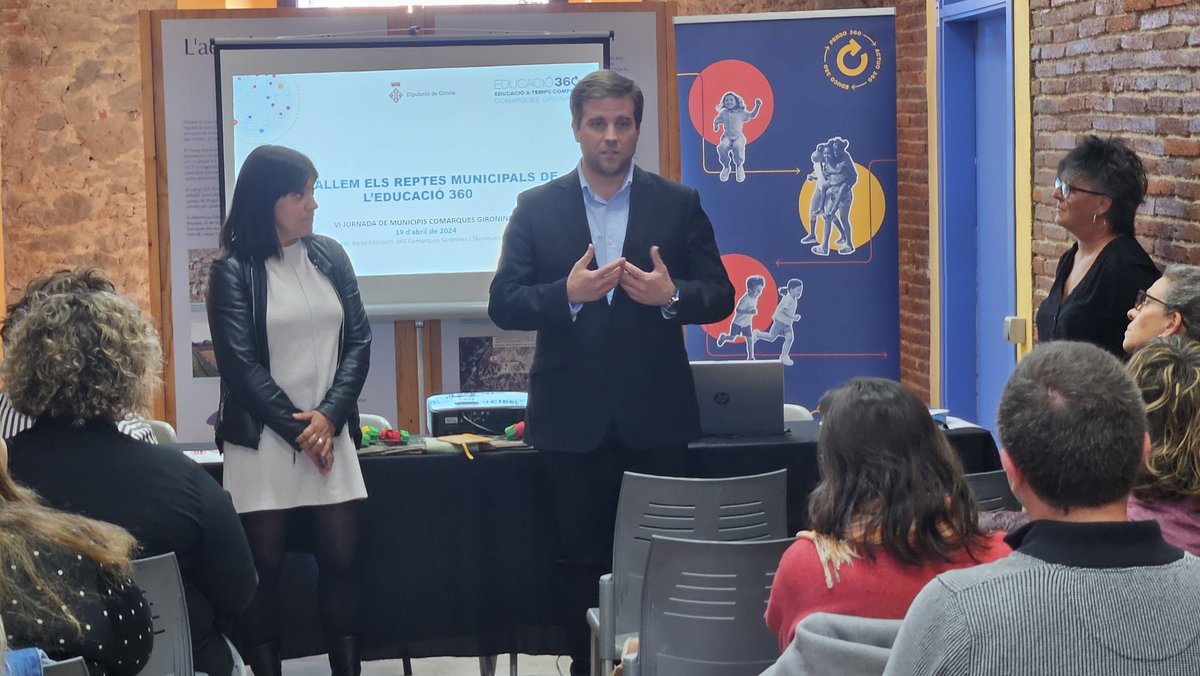 DiputacioGirona's tweet photo. 👩‍🏫Participem a la 6⃣a Jornada de Municipis d'Educació 360 a #Vidreres.
➡️Una jornada de reflexió i treball per treballar respostes conjuntes als reptes de l'Educació 360 dels municipis del nostre territori.
🤝La diputada d’Educació de la #DdGI, Mònica Alcalà, i el diputat i alcalde de #Vidreres, Jordi Camps, hi donen la benvinguda.
