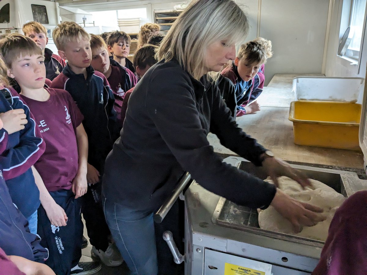 WinterfoldMFL's tweet photo. Year 6 learning how to make French bread at a boulangerie (bakery)  🇫🇷 @winterfoldhs https://t.co/1q1WldPmRF