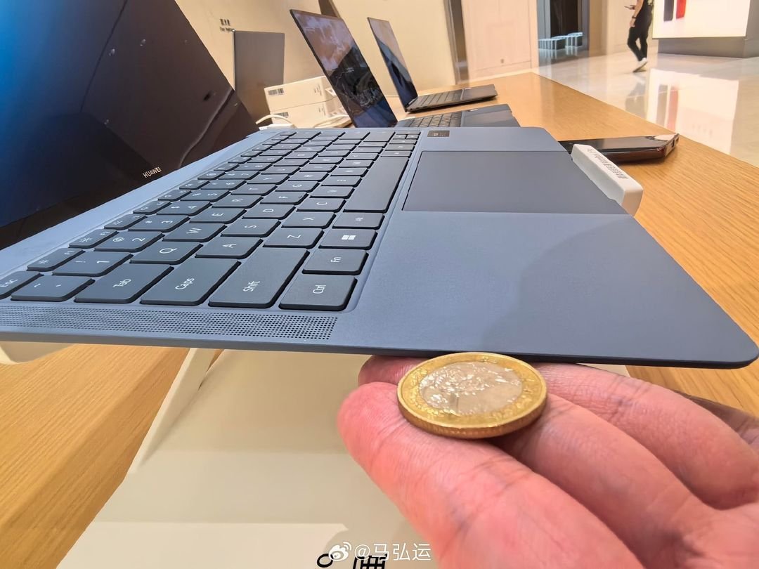 The new #Huawei #MatebookXPro is less thin a coin👍

#laptop #cool #gadget