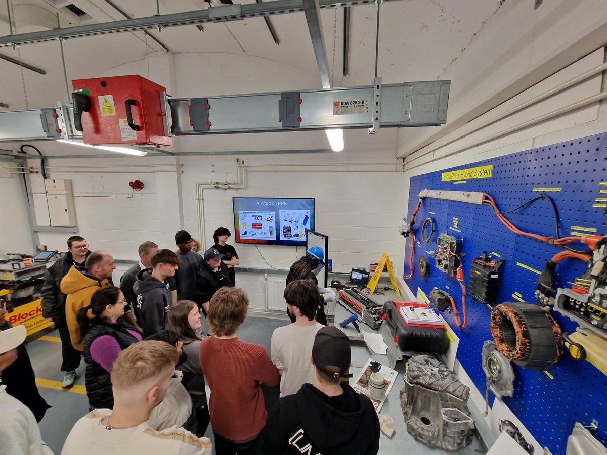 StaffsUni SmartTech (@techstaffs) on Twitter photo Great to see the first session in our new EV Lab with Automotive and Motorsports students, getting to work on the EV and hybrid training rigs from Block automotive @StaffsUni <a href="/staffsuni_dta/">Digital, Technologies & Arts</a> <a href="/EngStaffs/">StaffsEngineering</a> Great to see the first session in our new EV Lab with Automotive and Motorsports students, getting to work on the EV and hybrid training rigs from Block automotive @StaffsUni <a href="/staffsuni_dta/">Digital, Technologies & Arts</a> <a href="/EngStaffs/">StaffsEngineering</a>