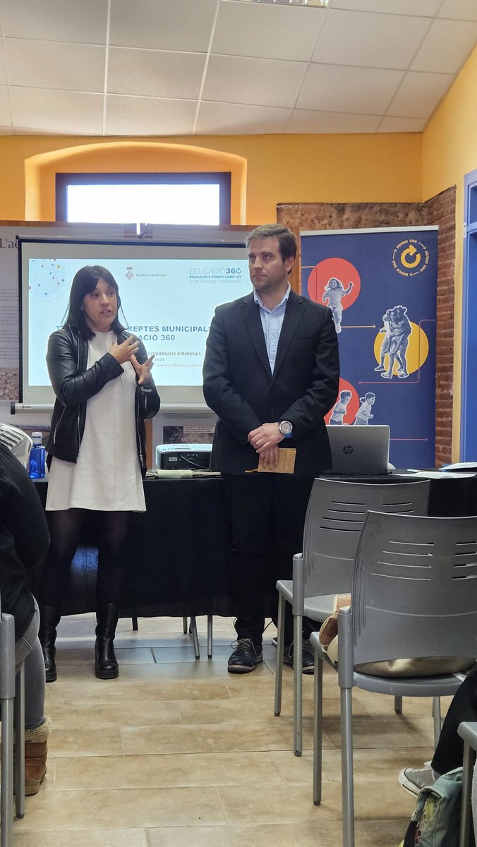 DiputacioGirona's tweet photo. 👩‍🏫Participem a la 6⃣a Jornada de Municipis d'Educació 360 a #Vidreres.
➡️Una jornada de reflexió i treball per treballar respostes conjuntes als reptes de l'Educació 360 dels municipis del nostre territori.
🤝La diputada d’Educació de la #DdGI, Mònica Alcalà, i el diputat i alcalde de #Vidreres, Jordi Camps, hi donen la benvinguda.