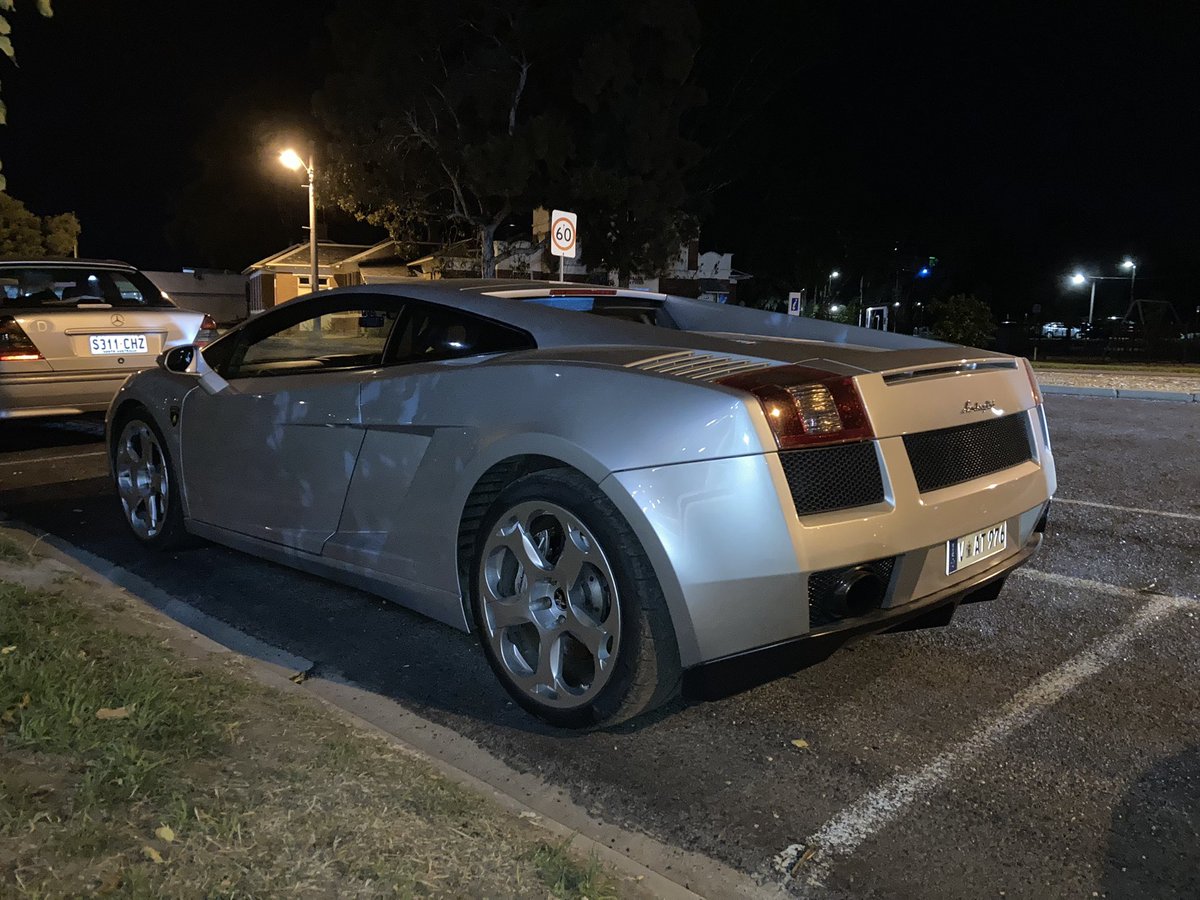 HOLY SHIT A FUCKING GALLARDO

WITH THE GATED MANUAL