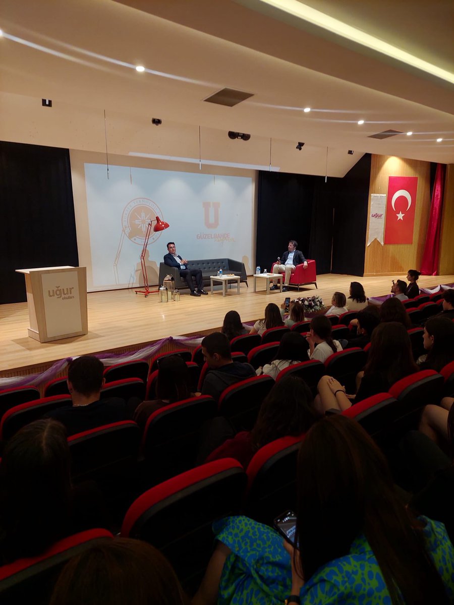 barisszgn's tweet photo. Moderatörlüğü unutup dinleyici moduna geçtiğim bir söyleşi oldu. Çok teşekkürler kıymetli Rektörüm @ProfYusufBaran Hocam. İyi ki varsınız ve iyi ki birlikteyiz 🙏🏼👍 https://t.co/W3NeEsmEM8