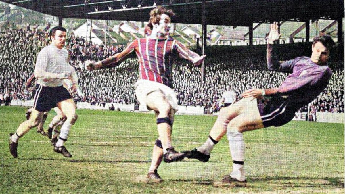 OTD 1969: Palace are promoted to the top flight for the first time in their history after victory over Fulham. #cpfc