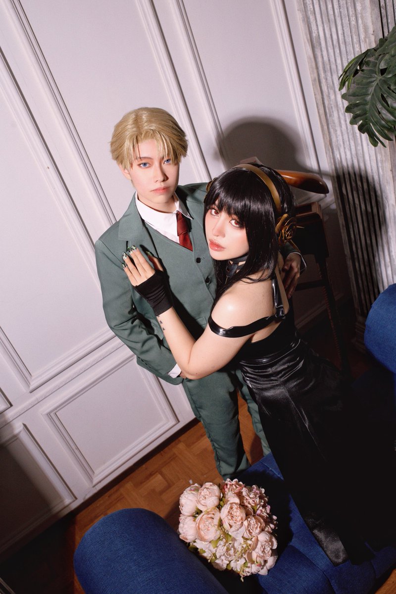 'This is the only man I may ever meet... who could possibly accept me as I am.'

Loid Forger | @kuroharu9s
Yor Forger | @KCerbo
#SPYxFamily #loidforger #yorforger