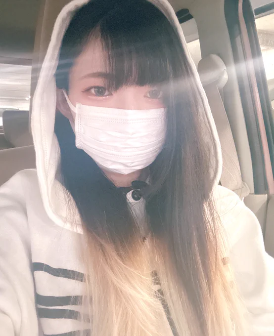 うーんやっぱり症状出てないと難しいよな…まぁ一応診断書書いてもらえたけど… なんか盛れた 病んだ時割とフード被りがち(不審者)だけど今日白いから雪だるま…