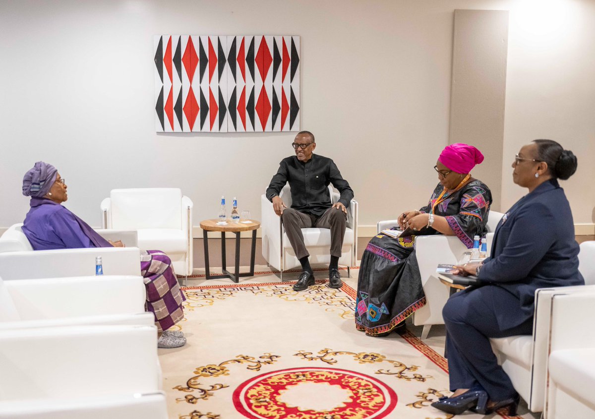 This morning, President Kagame met with former President Ellen Johnson Sirleaf @MaEllenSirleaf of Liberia, ahead of his participation in the Amujae High-Level Leadership Forum, hosted by the Ellen Johnson Sirleaf Presidential Center for Women and Development.