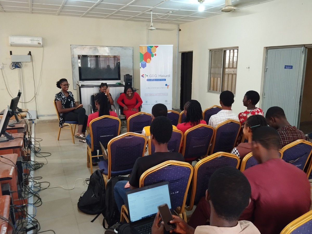 gdscbsum01's tweet photo. Our Speaker speaking about scaling through their challenges in their respective fields while in college.
UI/UX and Software Engineering respectively
#GDSC https://t.co/SNVtJGy88J