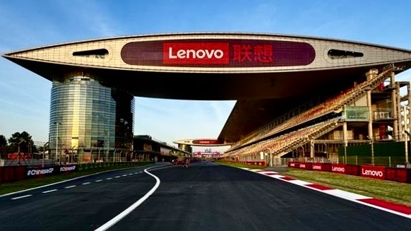 Lenovo tweet picture