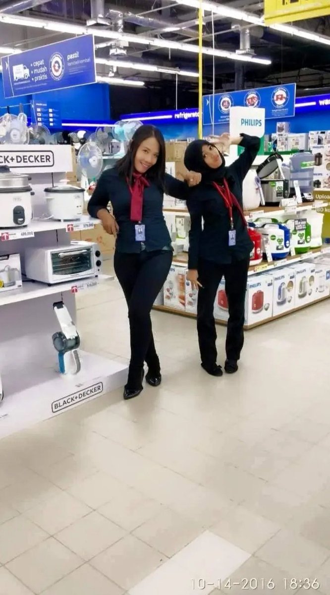 Dulu aku pernah langsing guys, tertanggal Okt 2016 bb 51 kilo
Sekarang 62 kilo 🤭 
Oh... 🤭