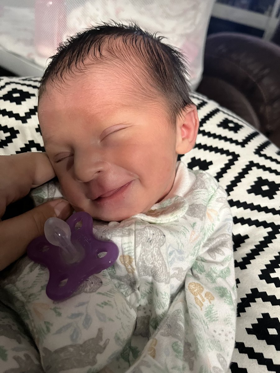 Hey Twitter👋🏻 
I had my Sweet,Sweet Girl💖
Hazel Kay🤍