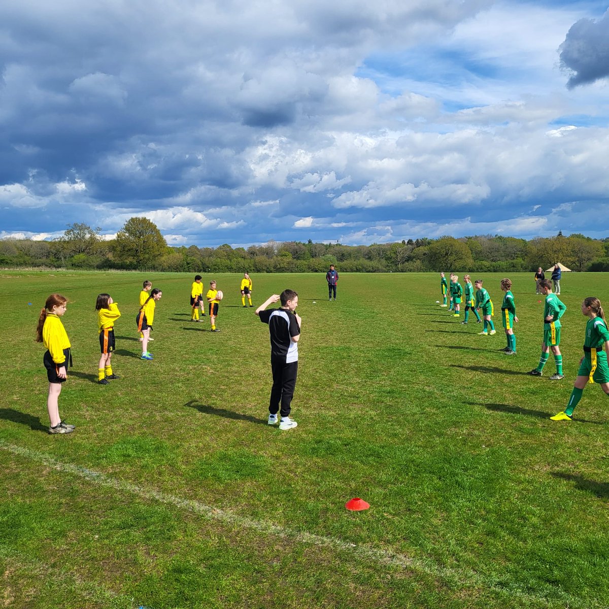 Thanks to all ⁦<a href="/RusperPrimary/">Rusper Primary</a>⁩ and ⁦<a href="/BohuntH/">Bohunt Horsham</a>⁩ for organising Wednesday’s Tag Rugby Tournament What a great afternoon 😃
