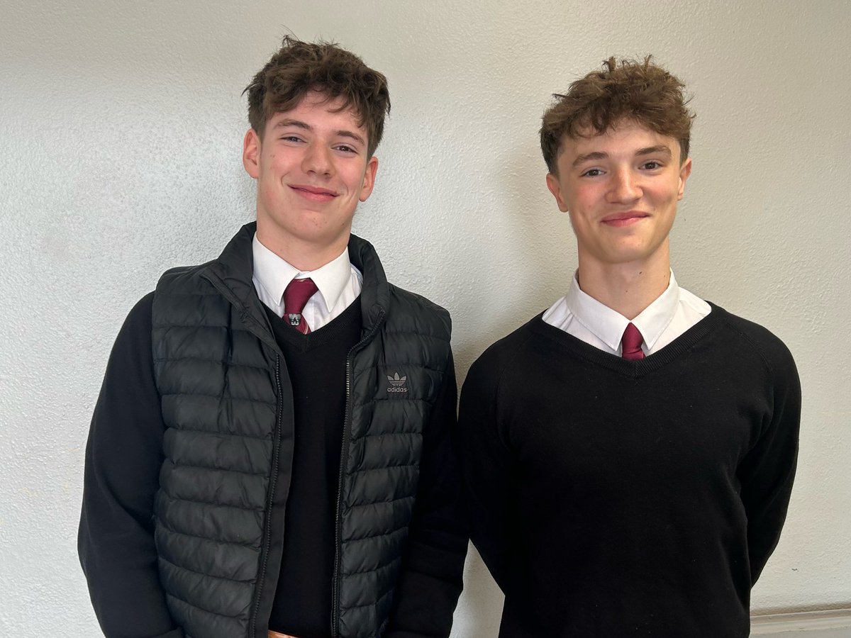 CaerleonComp's tweet photo. Our great yr12 role models sharing their knowledge and experiences with our yr10 maths learners about taking A-level maths #maxmisingpotential #role models #learnershelpinglearners @WG_Education @EAS_Equity @EAS_Numeracy https://t.co/GJkA5nEzdU