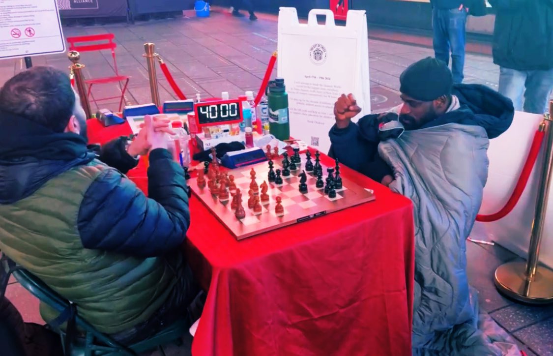 Chukwvma's tweet image. Over 40 hours done!

18 to go.

@Tunde_OD is definitely bringing this record home.

For the dreamers ✨
For the children ✨

#chessmarathonforchange